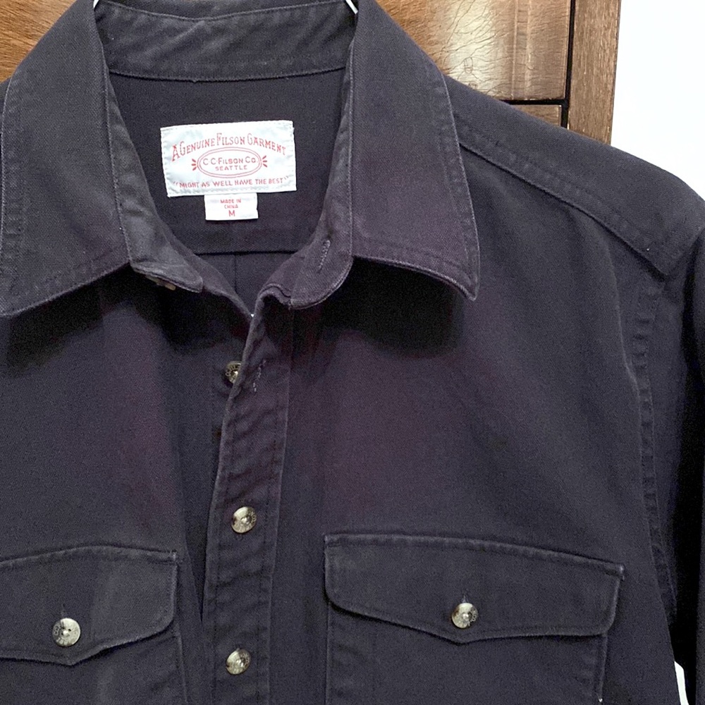 Filson Dark Navy canvas cotton Men’s shirt. Medium.
